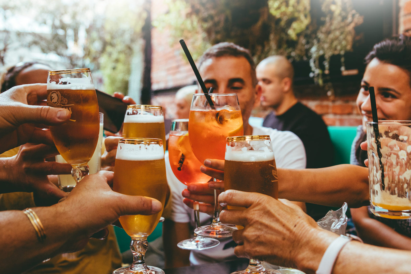 What sets craft breweries apart from commercial?